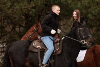 Кінна прогулянка